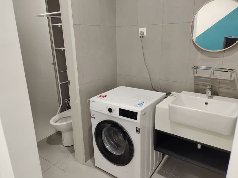 Servis Apartment untuk Disewa di YOLO Signature Suites - Rachel Too - Bathroom - PropertyGuru.com.my