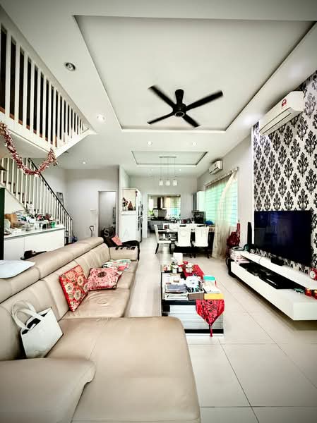 Rumah Teres untuk Dijual di Tanjung Bungah (Penang) - Susan Chia - Living Room - PropertyGuru.com.my