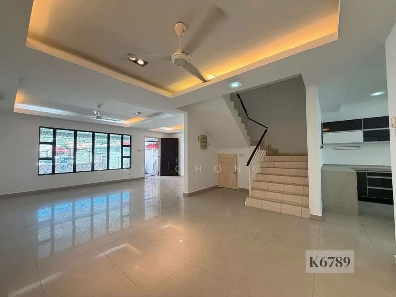 Rumah Teres 2 Tingkat untuk Dijual di Bandar Bukit Tinggi 2 (Klang) - KH Chong - Living Room - PropertyGuru.com.my