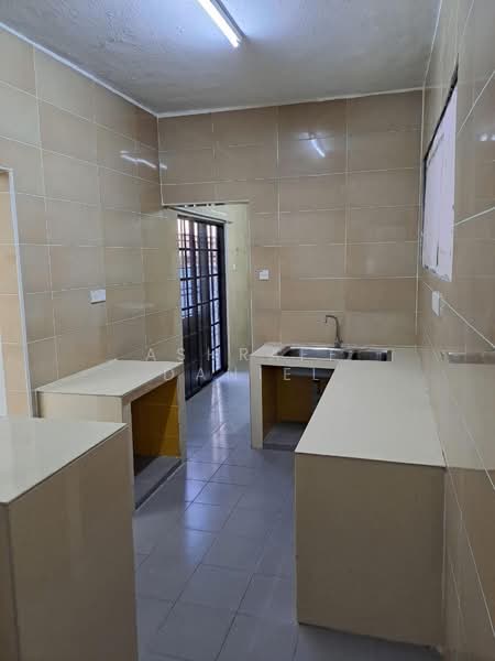 Rumah Teres 2 Tingkat untuk Dijual di Taman Bukit Kajang Baru (Kajang) - Ashraff Daniel - Kitchen - PropertyGuru.com.my