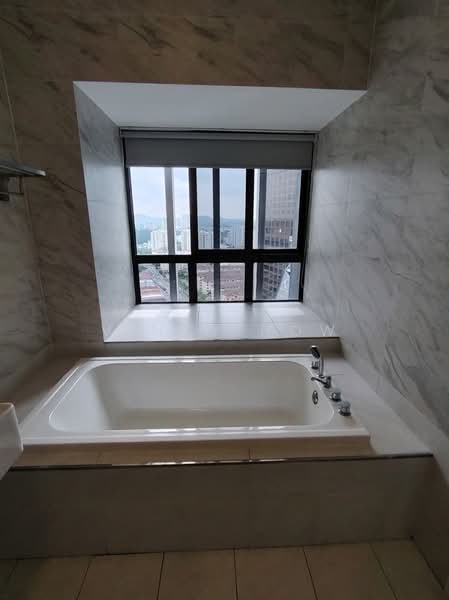 Servis Apartment untuk Disewa di Imperio Residence - Vincy How - Bathroom - PropertyGuru.com.my