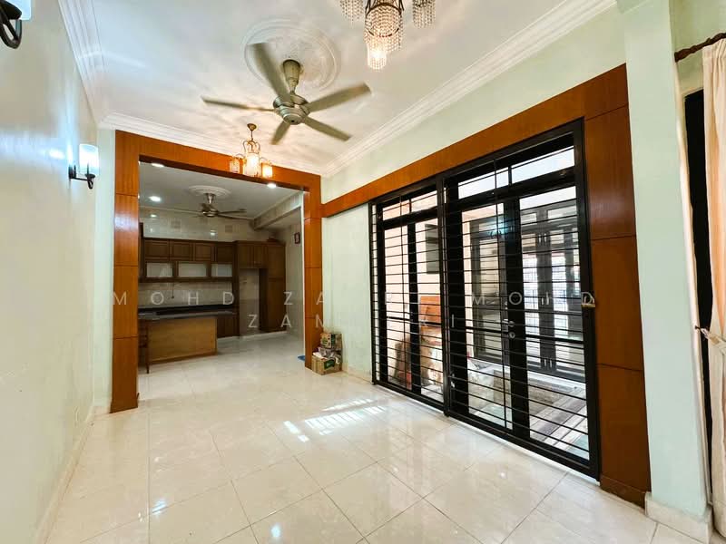 Rumah Teres 2 Tingkat untuk Dijual di Shah Alam (Selangor) - Mohd Zakri Mohd Zamberi - Living Room - PropertyGuru.com.my