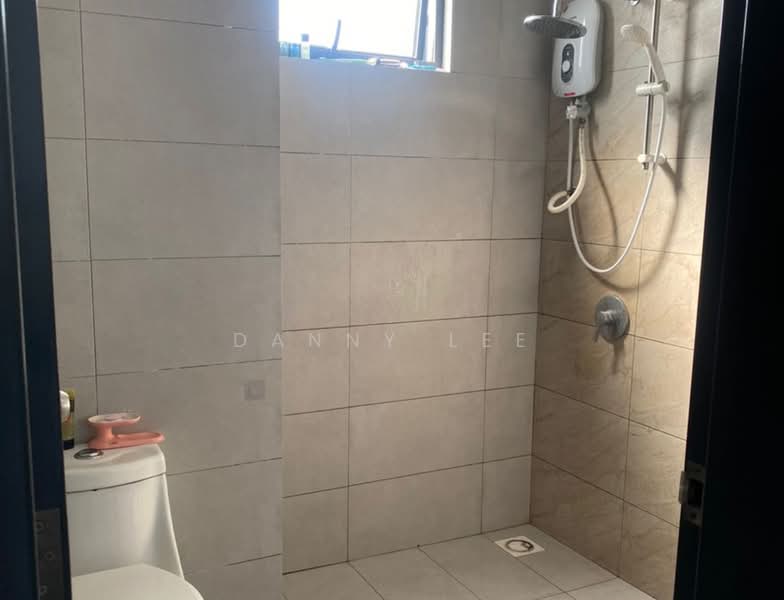 Kondominium untuk Dijual di The Holmes 2 - Danny Lee - Bathroom - PropertyGuru.com.my