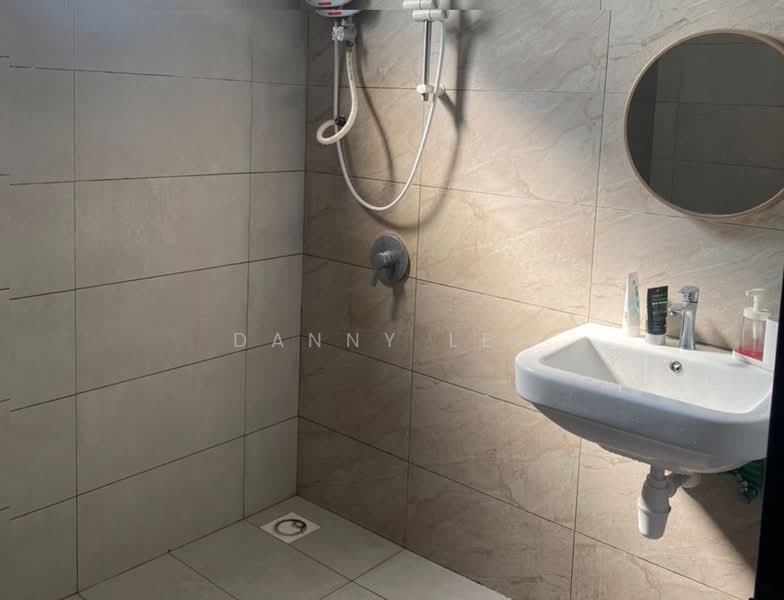 Kondominium untuk Dijual di The Holmes 2 - Danny Lee - Bathroom - PropertyGuru.com.my