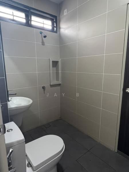 Rumah Teres 2 Tingkat untuk Dijual di Shah Alam (Selangor) - Jay B - Bathroom - PropertyGuru.com.my