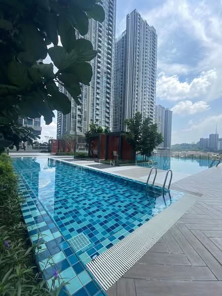 Kondominium untuk Dijual di Platinum Arena - Kelvin Low - Pool - PropertyGuru.com.my