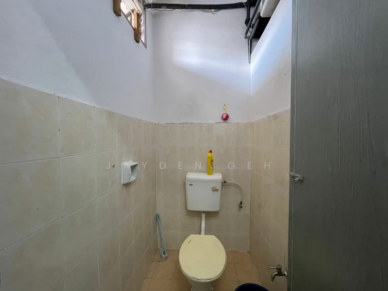 Kedai / Pejabat untuk Disewa di Bandar Baru Mergong (Alor Setar) - Jayden Geh - Bathroom - PropertyGuru.com.my