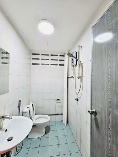 Pangsapuri untuk Dijual di Pangsapuri Angsana - Noraini Dahan - Bathroom - PropertyGuru.com.my