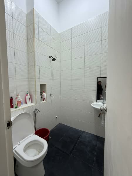 Rumah Teres 2 Tingkat untuk Dijual di Kota Masai (Pasir Gudang) - Anson Chua - Bathroom - PropertyGuru.com.my