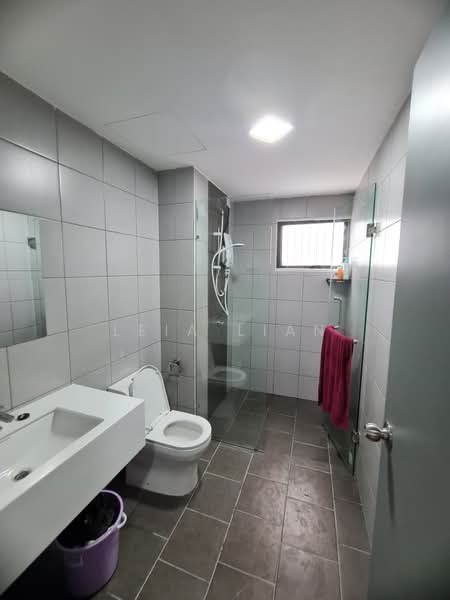 Servis Apartment untuk Disewa di E'Island Lake Haven - Leia Lian - Bathroom - PropertyGuru.com.my