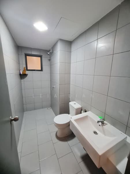 Servis Apartment untuk Disewa di E'Island Lake Haven - Leia Lian - Bathroom - PropertyGuru.com.my