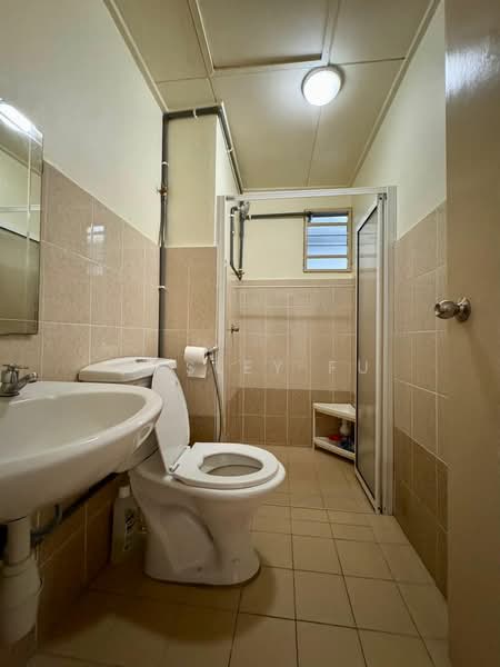 Kondominium untuk Dijual di Koi Tropika - Wesley Fu - Bathroom - PropertyGuru.com.my