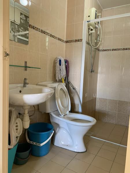 Kondominium untuk Dijual di Koi Tropika - Wesley Fu - Bathroom - PropertyGuru.com.my