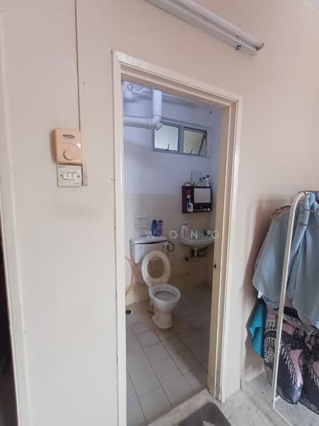 Apartment for Rent at Kiambang Apartment - YY Wong - Bathroom - PropertyGuru.com.my