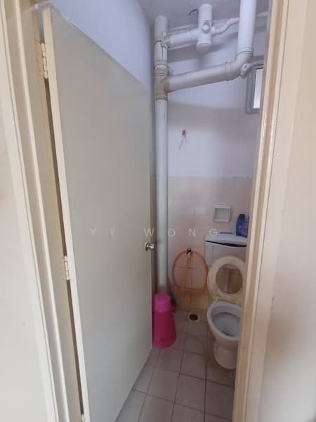 Apartment for Rent at Kiambang Apartment - YY Wong - Bathroom - PropertyGuru.com.my