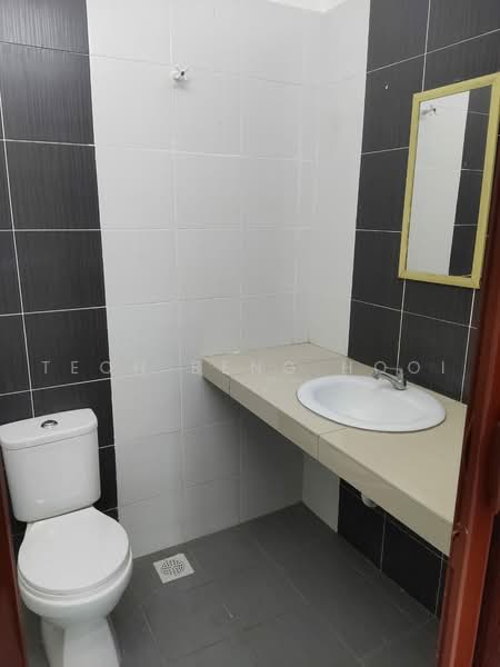Rumah Berkembar untuk Dijual di Taman Klebang Perdana (Chemor) - Oscar Teoh - Bathroom - PropertyGuru.com.my