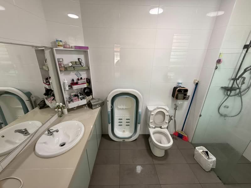 Rumah Teres 2 Tingkat untuk Dijual di Taman Impian Emas (Skudai) - Jason Tan - Bathroom - PropertyGuru.com.my