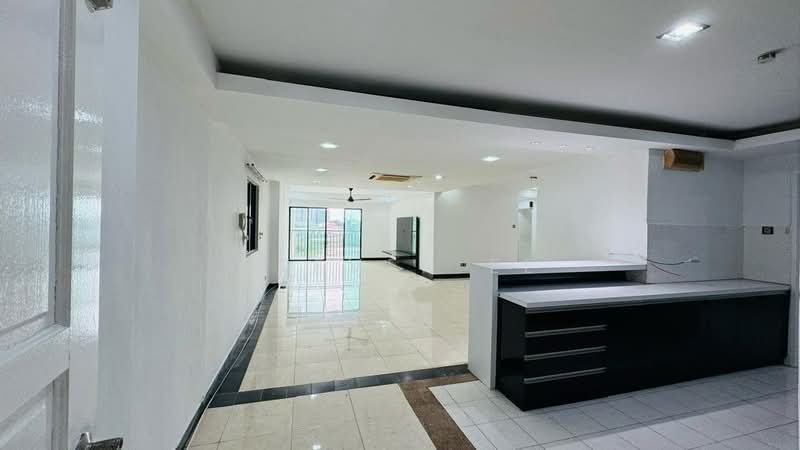 Kondominium untuk Dijual di Casa Tebrau @ Seri Palma - Steven Ee - Living Room - PropertyGuru.com.my