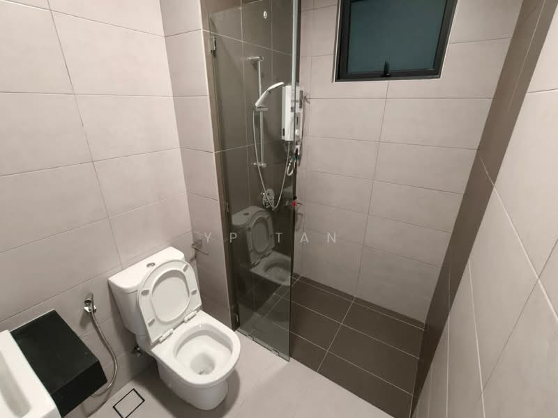 Kondominium untuk Disewa di Rumbia Residence - YP Tan - Bathroom - PropertyGuru.com.my