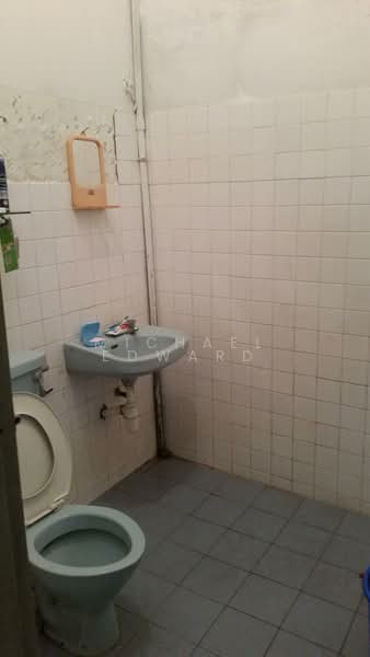 Rumah Teres 1 Tingkat untuk Dijual di Taman Maznah (Klang) - Michael Edward - Bathroom - PropertyGuru.com.my