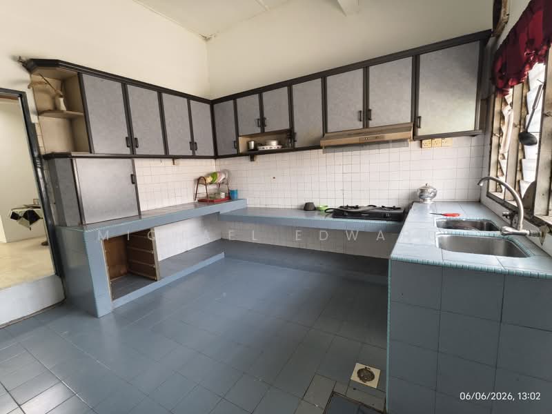 Rumah Teres 1 Tingkat untuk Dijual di Taman Maznah (Klang) - Michael Edward - Kitchen - PropertyGuru.com.my