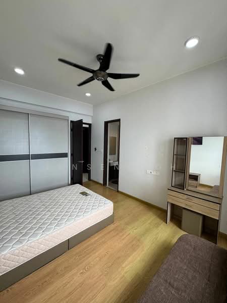 Condominium for Rent at Royal Strand @ Country Garden Danga Bay - Jensen Goh - Bedroom - PropertyGuru.com.my