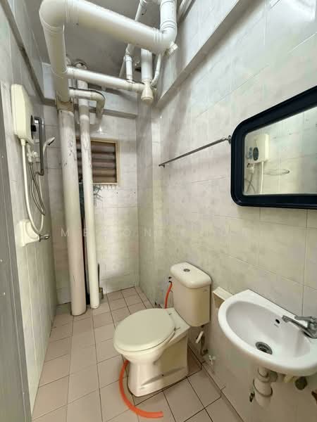 Kondominium untuk Disewa di Bintang Mas - Meoon Khor - Bathroom - PropertyGuru.com.my