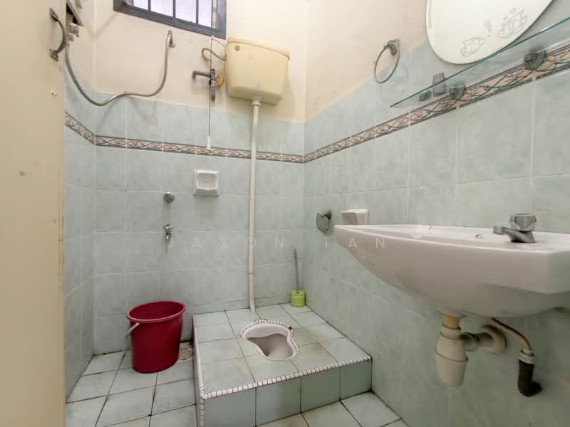 Rumah Teres 2 Tingkat untuk Dijual di Taman Setia Indah (Tebrau) - Jason Tan - Bathroom - PropertyGuru.com.my