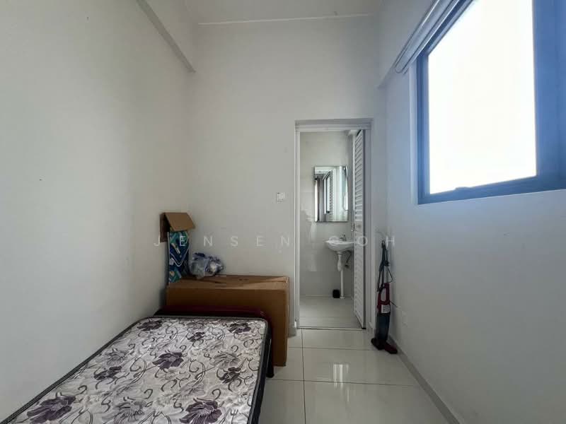 Condominium for Rent at Royal Strand @ Country Garden Danga Bay - Jensen Goh - Bedroom - PropertyGuru.com.my