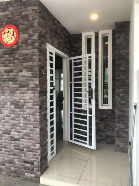 Rumah Teres untuk Dijual di Taman Mutiara Rini (Skudai) - Eric Lee - Entrance - PropertyGuru.com.my