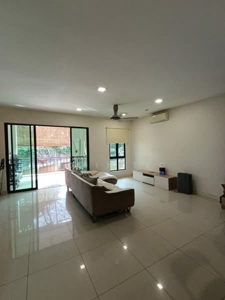 Rumah Berkembar untuk Dijual di Leisure Farm (Gelang Patah) - Robin Teo - Living Room - PropertyGuru.com.my