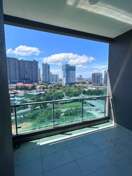 Kondominium untuk Dijual di The Vyne - Wesley Fu - Balcony - PropertyGuru.com.my