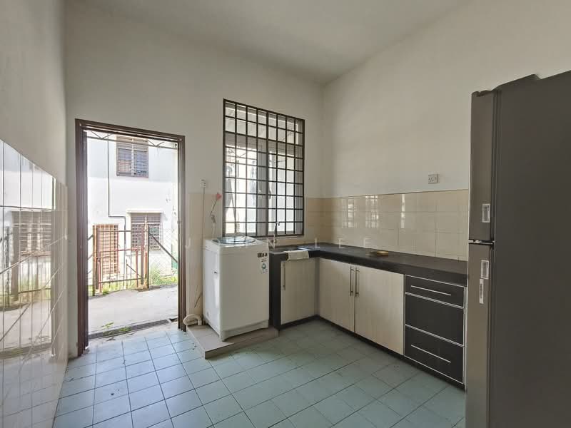 2-storey Terraced House for Sale in Taman Lestari Putra (Seri Kembangan) - John Lee - PropertyGuru.com.my