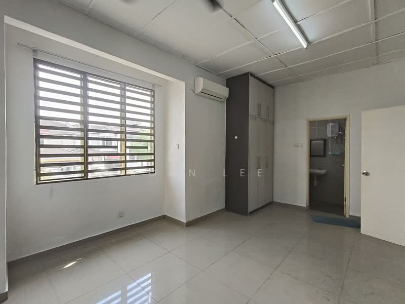 2-storey Terraced House for Sale in Taman Lestari Putra (Seri Kembangan) - John Lee - PropertyGuru.com.my