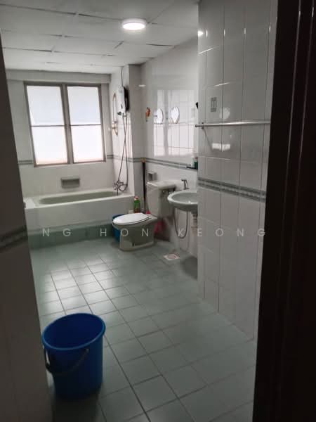 Condominium for Sale at Pantai Panorama Condominiums - Ng Hon Keong - Bathroom - PropertyGuru.com.my