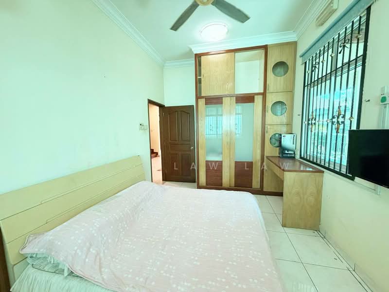 Rumah Berkembar untuk Dijual di Taman Sutera (Johor Bahru) - Endy Law Law - PropertyGuru.com.my