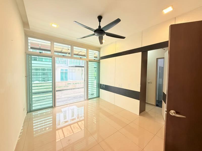 Kondominium untuk Dijual di The Seed Taman Sutera Utama - Jayden Neo - Bedroom - PropertyGuru.com.my
