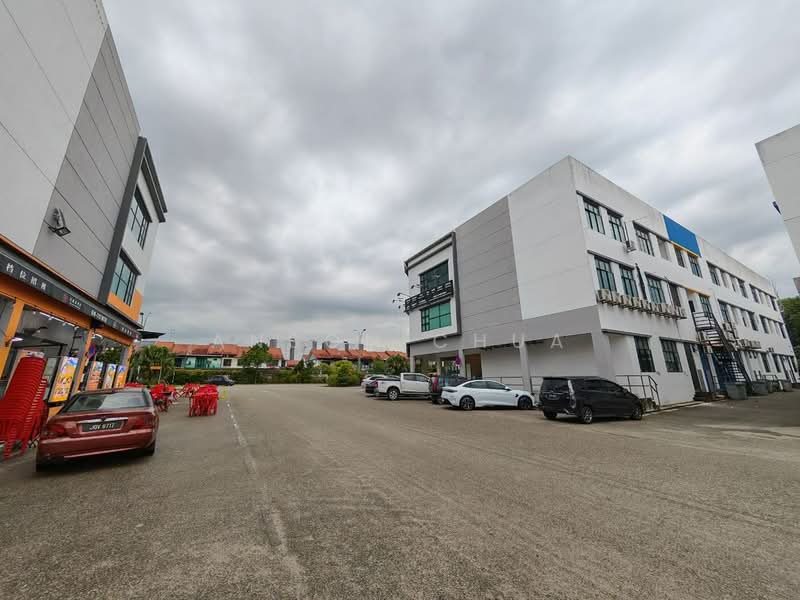 Shop / Office for Rent in Taman Pelangi Indah (Ulu Tiram) - Anson Chua - Exterior - PropertyGuru.com.my