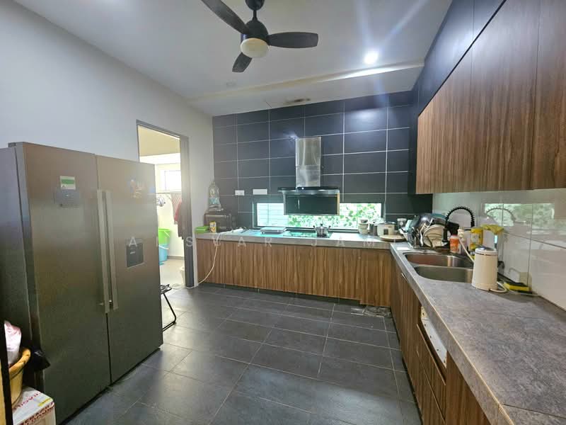 Rumah Teres 2 Tingkat untuk Dijual di Kota Kemuning (Shah Alam) - Amsyar Jamil - Kitchen - PropertyGuru.com.my