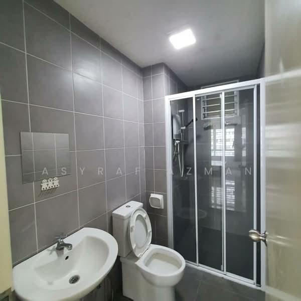 Service Residence for Sale at Savanna Executive Suite @ Southville City - Asyraf Azman - Bathroom - PropertyGuru.com.my