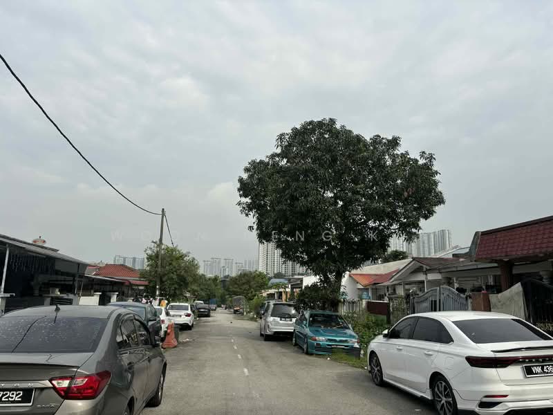 1-storey Terraced House for Sale in Bandar Kinrara Seksyen 1 (Bandar Kinrara) - Woon Geng Kai - Exterior - PropertyGuru.com.my