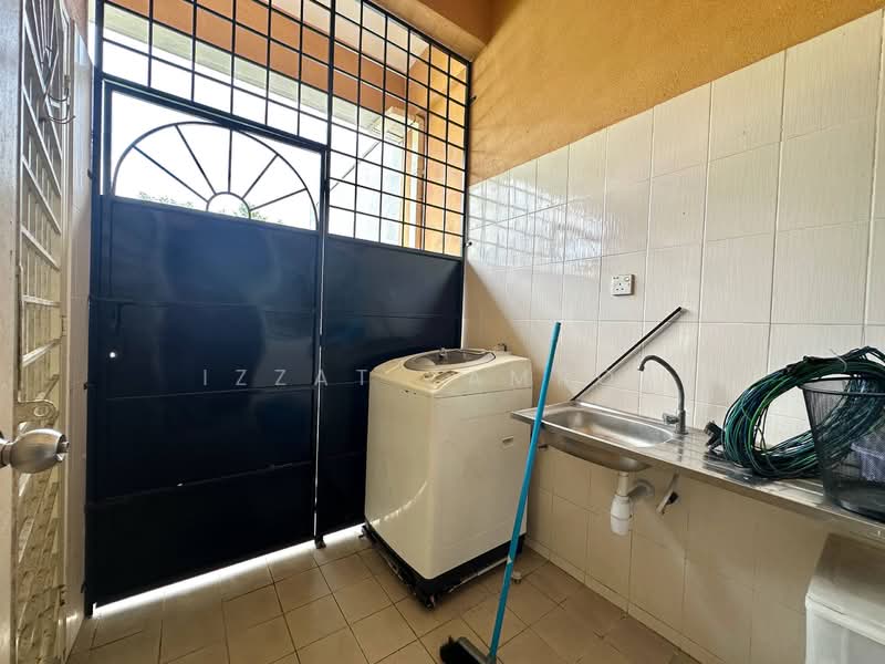 Rumah Berkembar untuk Dijual di Saujana Impian (Kajang) - Izzat Zamros - PropertyGuru.com.my