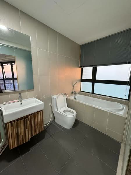 Kondominium untuk Disewa di Cristal Serin Residence - Asyraf Azman - Bathroom - PropertyGuru.com.my
