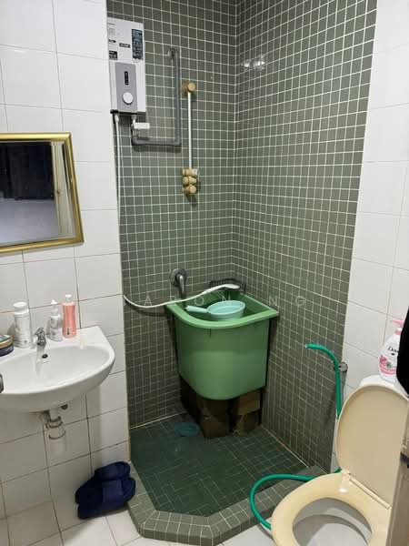 Rumah Bandar untuk Dijual di Taman D'Utama (Johor Bahru) - Sharon Ng - Bathroom - PropertyGuru.com.my