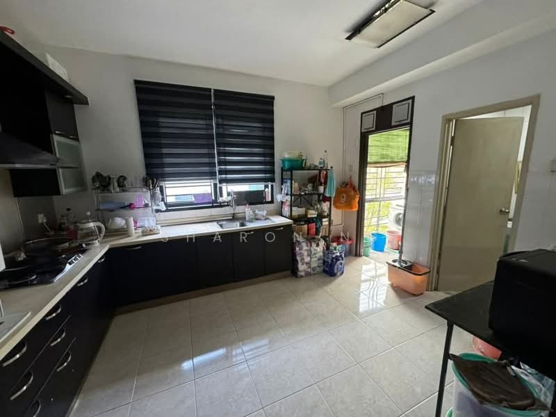 Rumah Bandar untuk Dijual di Taman D'Utama (Johor Bahru) - Sharon Ng - Kitchen - PropertyGuru.com.my