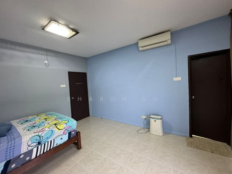 Rumah Bandar untuk Dijual di Taman D'Utama (Johor Bahru) - Sharon Ng - Bedroom - PropertyGuru.com.my