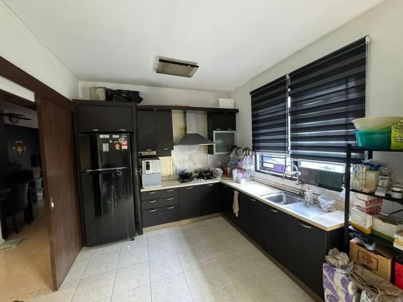 Rumah Bandar untuk Dijual di Taman D'Utama (Johor Bahru) - Sharon Ng - Kitchen - PropertyGuru.com.my