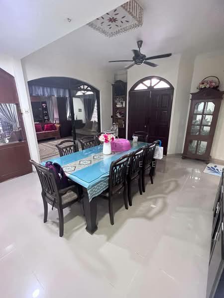 Rumah Banglo untuk Dijual di Taman Bukit Kempas (Tampoi) - Eric Lee - Dining Room - PropertyGuru.com.my