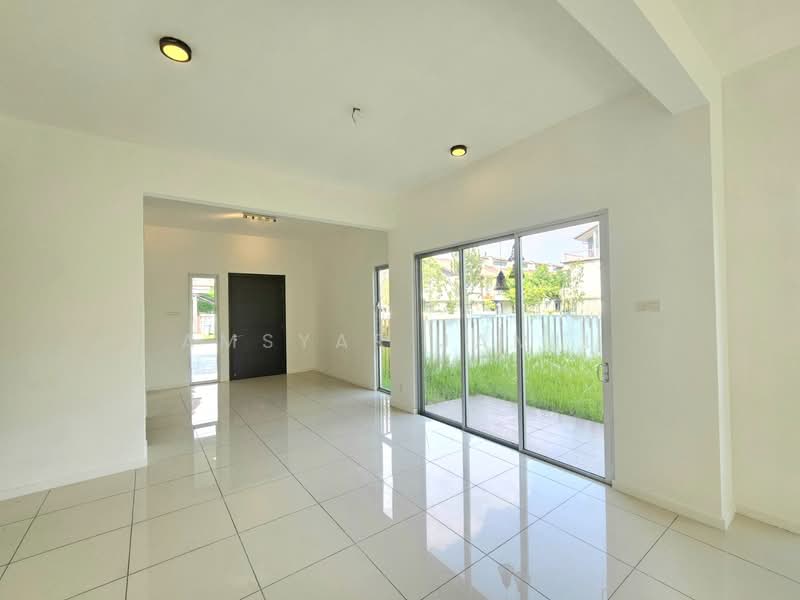 Terraced House for Sale in Bandar Tropicana Aman (Telok Panglima Garang) - Amsyar Jamil - Living Room - PropertyGuru.com.my