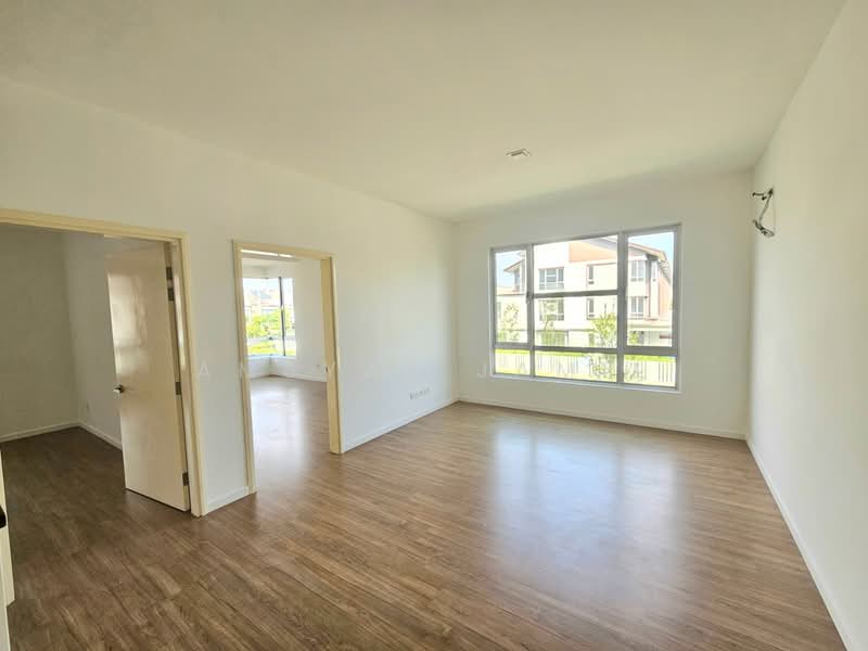 Terraced House for Sale in Bandar Tropicana Aman (Telok Panglima Garang) - Amsyar Jamil - Living Room - PropertyGuru.com.my